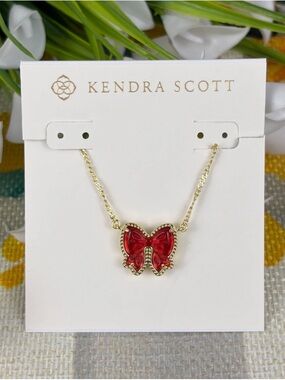 KENDRA SCOTT: HALEY BOW PENDANT NECKLACE-GOLD/ SCARLET MOP❤
